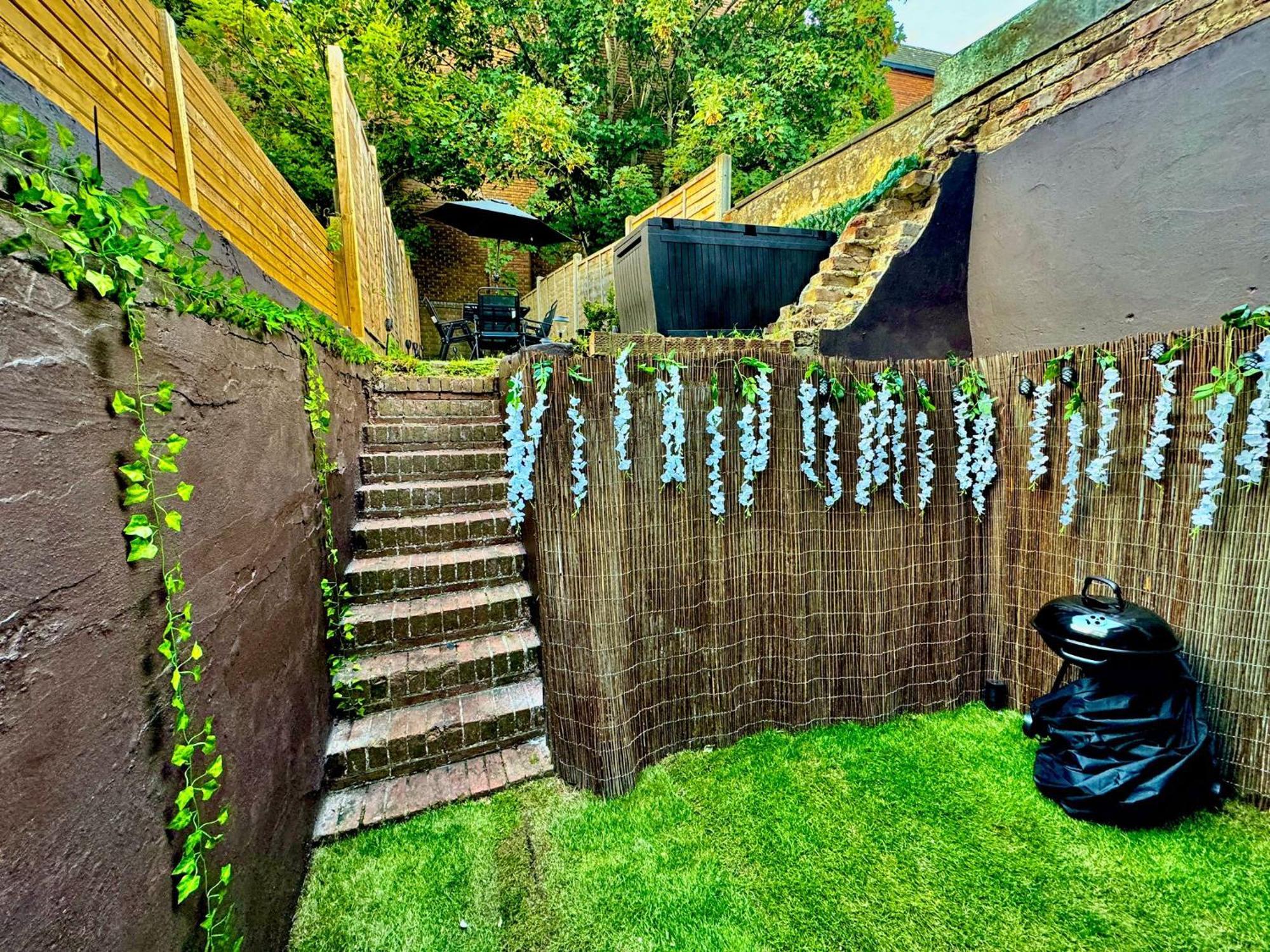 Three Bedroom House By Peacegrove Homes Short Lets & Serviced Accommodation Brighton With Free Wifi & Pet Friendly Kültér fotó