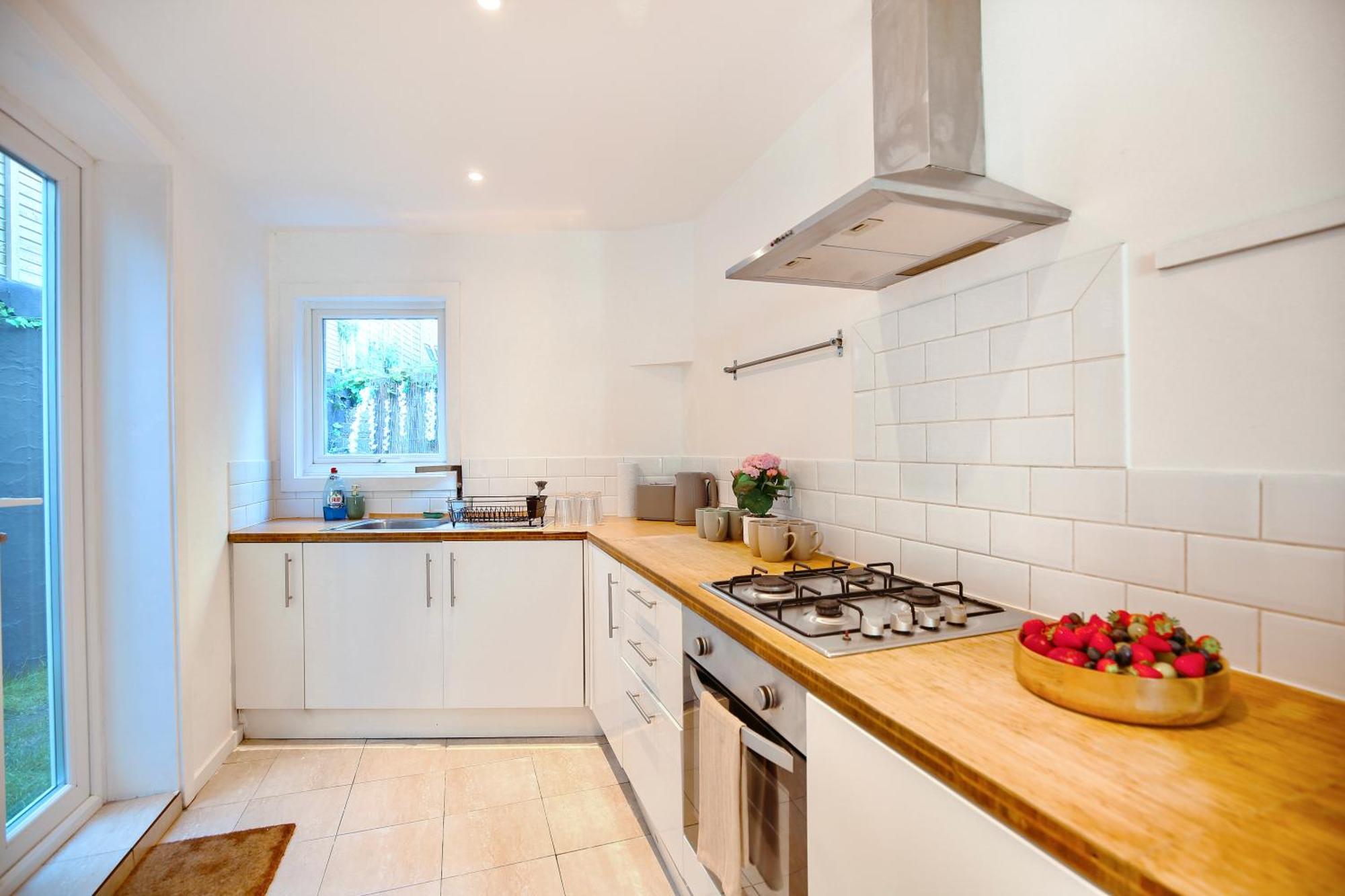 Three Bedroom House By Peacegrove Homes Short Lets & Serviced Accommodation Brighton With Free Wifi & Pet Friendly Kültér fotó