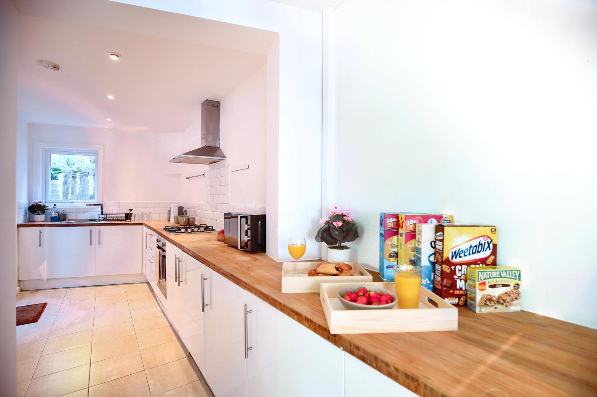 Three Bedroom House By Peacegrove Homes Short Lets & Serviced Accommodation Brighton With Free Wifi & Pet Friendly Kültér fotó