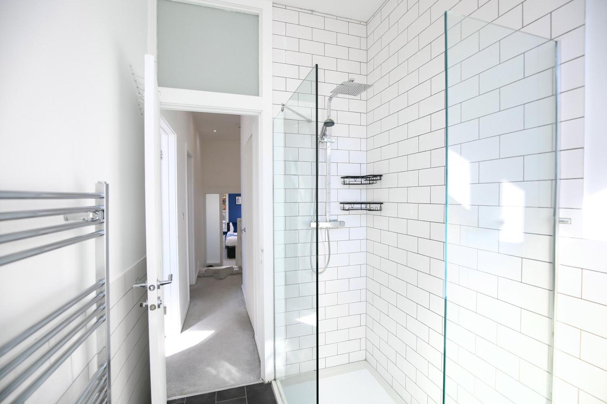 Three Bedroom House By Peacegrove Homes Short Lets & Serviced Accommodation Brighton With Free Wifi & Pet Friendly Kültér fotó