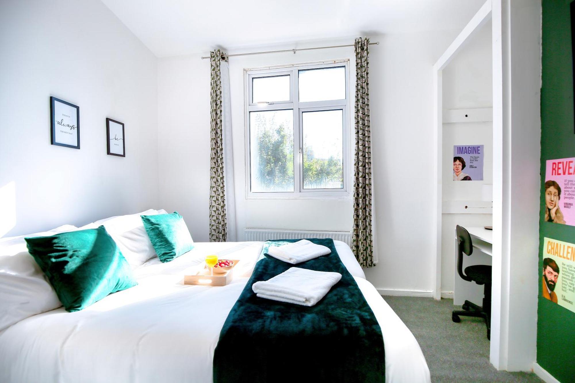 Three Bedroom House By Peacegrove Homes Short Lets & Serviced Accommodation Brighton With Free Wifi & Pet Friendly Kültér fotó